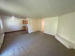 Building Photo - 3807 Iberis St NE