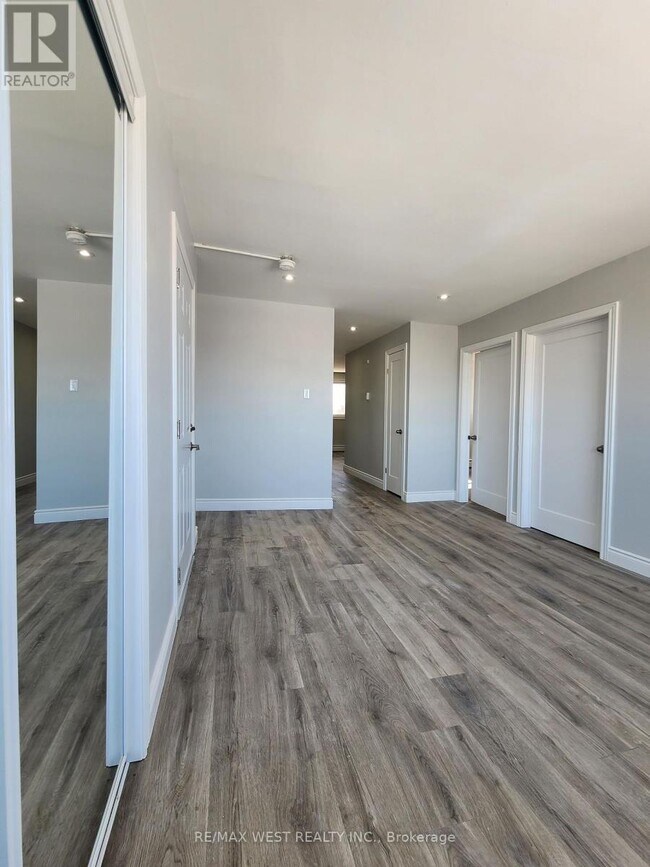 Photo du bâtiment - 822 Ward St