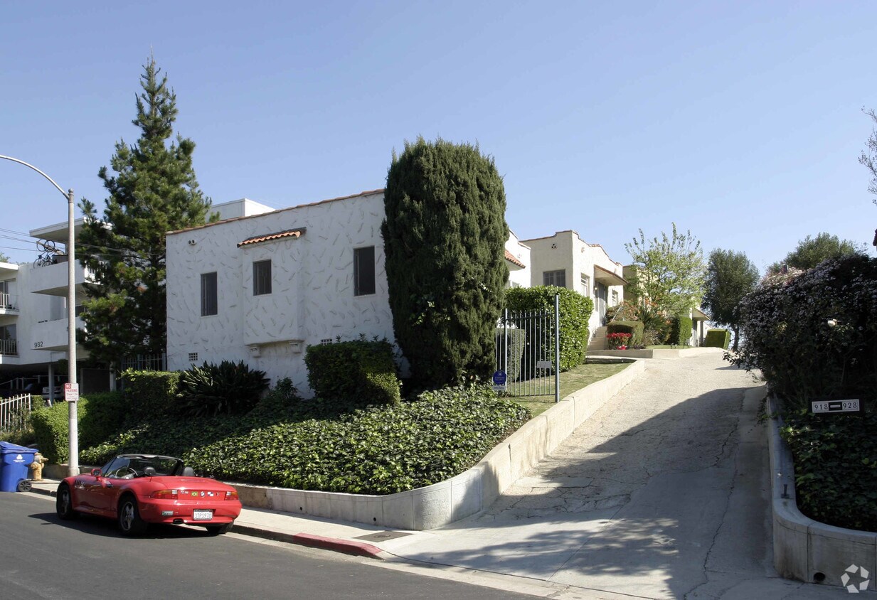 Primary Photo - 918-928 Maltman Ave