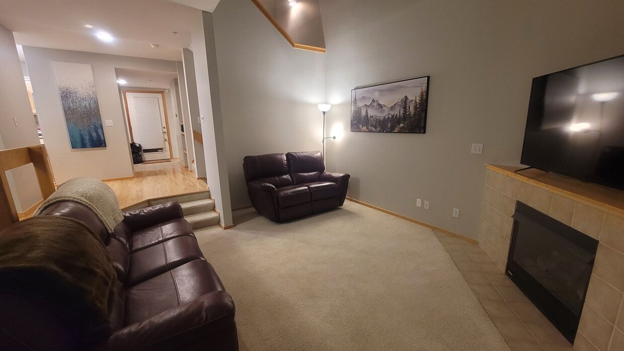 Primary Photo - Spacious Townhome with Amazing Views