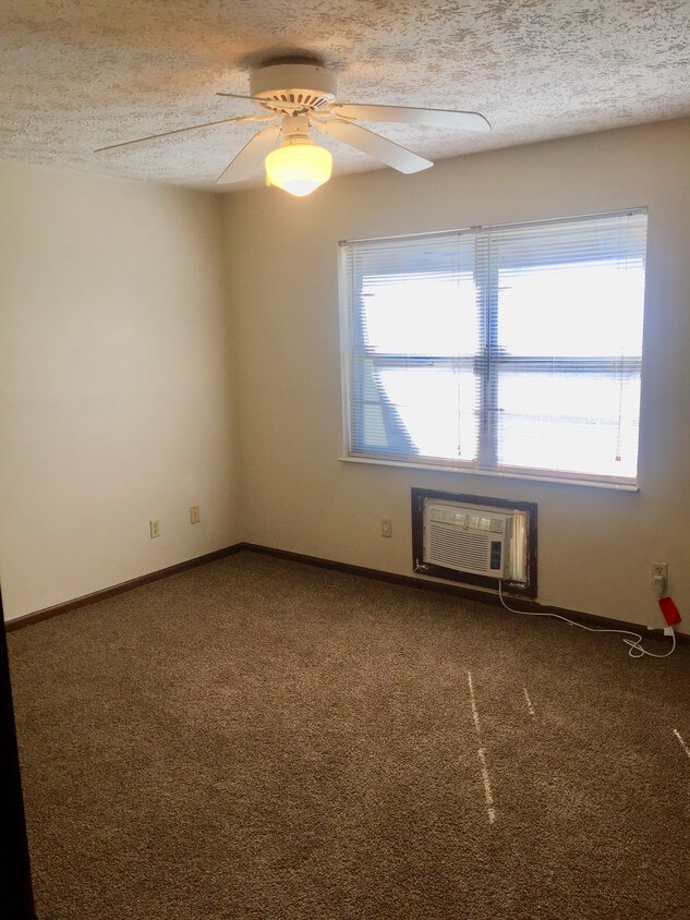 Primary Photo - 1808 Parkwood Ln