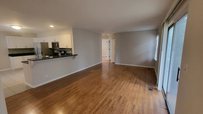 Foto del edificio - 243 Old Oak Ct W