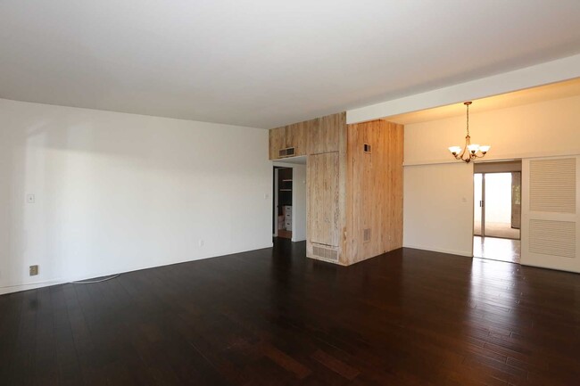 Foto del edificio - Wonderful, 2nd floor Condo Centrally Locat...