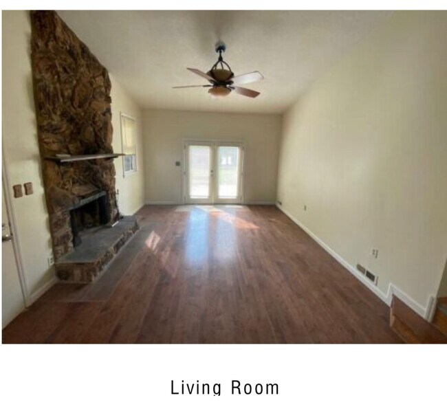 Building Photo - 106 Deerfield Dr