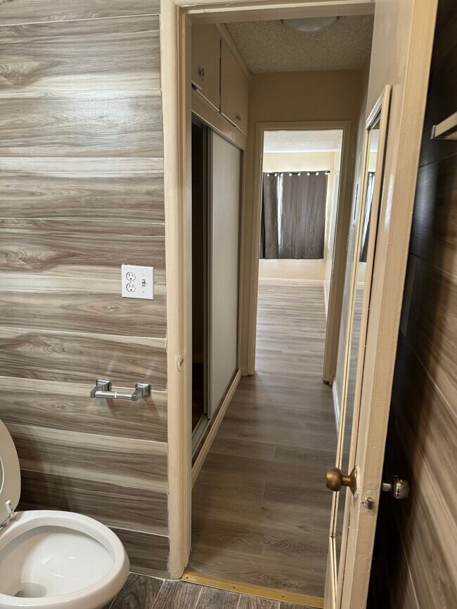 Foto del edificio - 407 Violet Ave