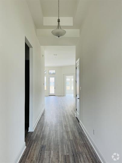Building Photo - 728 Critty Ln