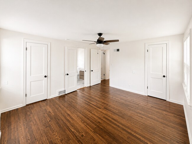 Foto del edificio - 6720 Holmes Rd