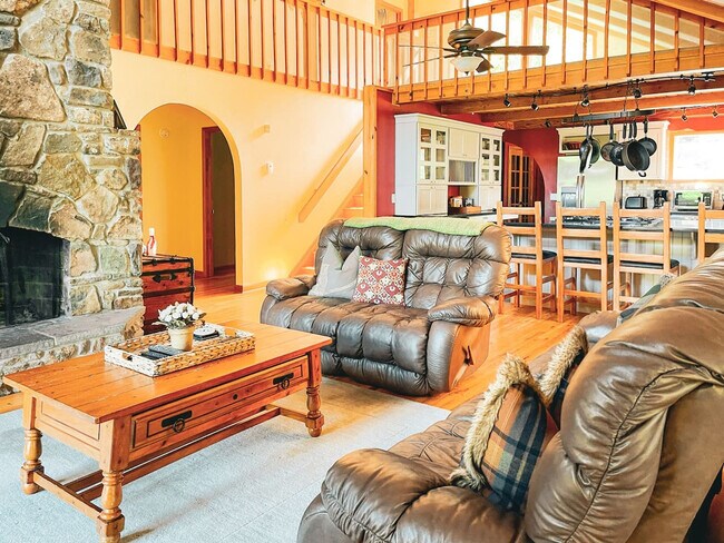 Foto del edificio - 525 Townsand Hollow Rd