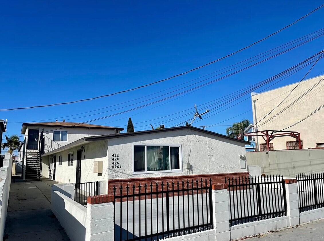 Foto principal - 426 W 20th St
