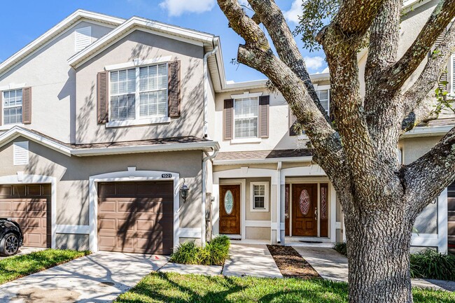 Foto del edificio - Beautiful 3/2/1 Large Apopka Townhome