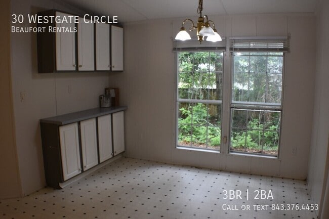 Building Photo - 30 Westgate Cir