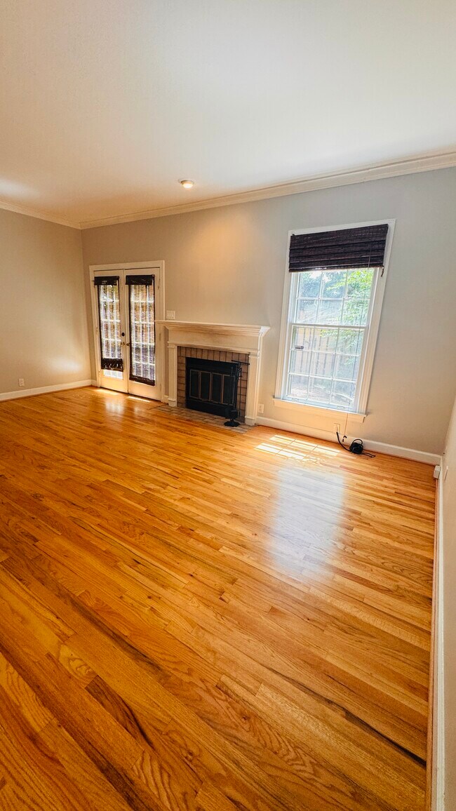 Foto del edificio - 114 Westwood Trce