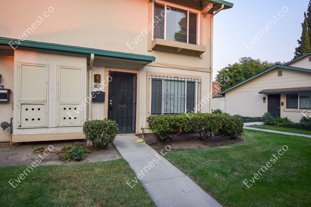 Primary Photo - 2 Bed & 1.5 Bath Townhouse in San Jose, CA...