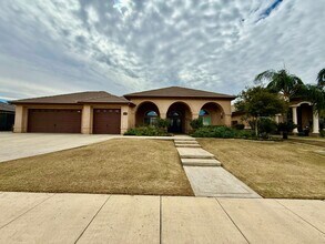 Building Photo - 15417 Sequoia Grove Ave