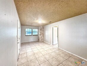 Building Photo - 501 Ridge Dr