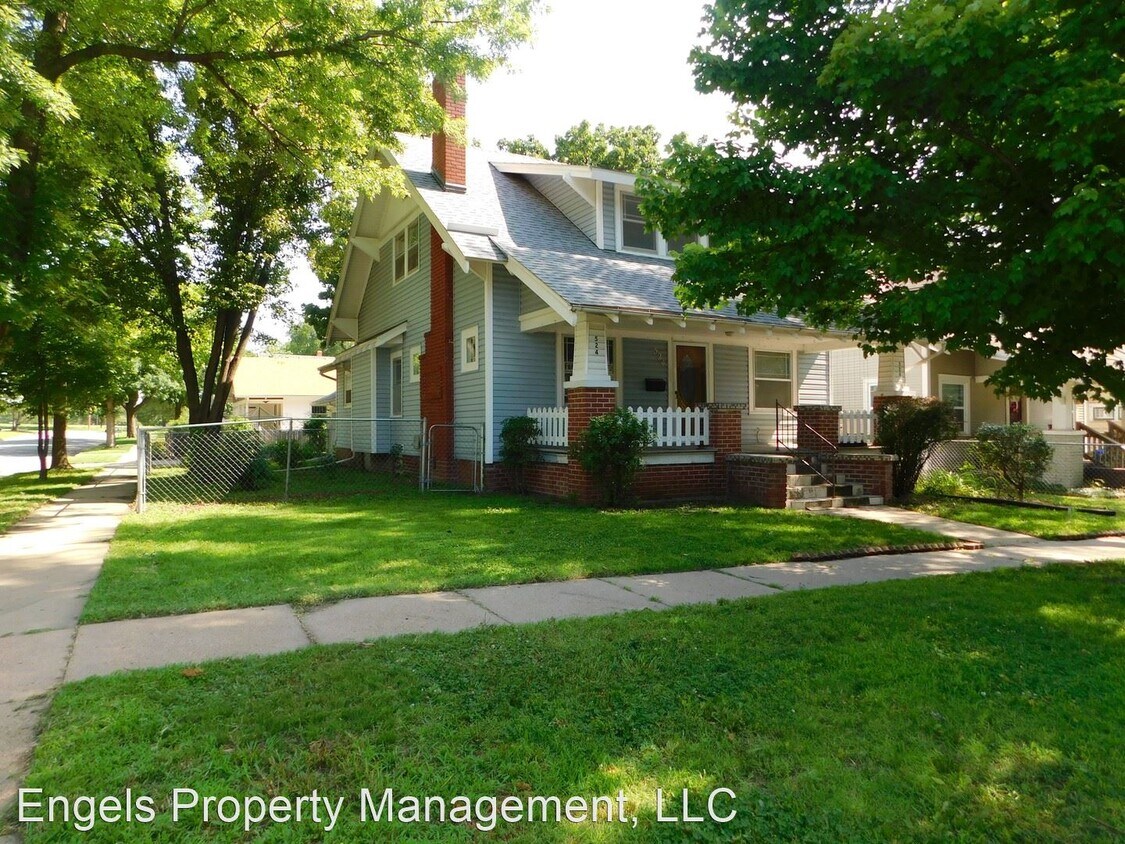 Foto principal - 5 br, 2 bath House - 524 W 4th