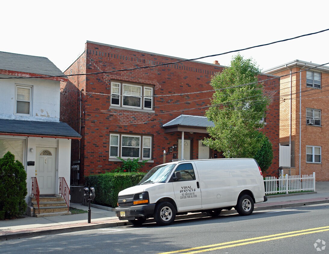 383385 Anderson Ave, Fairview, NJ 07022 Apartments in Fairview, NJ