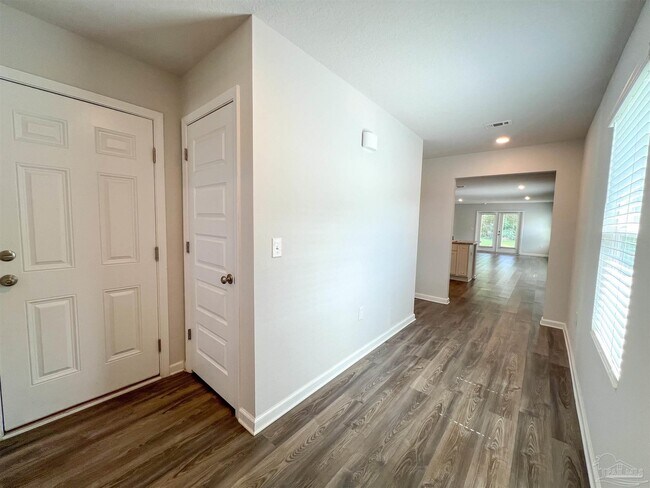 Building Photo - 5257 Peach Dr