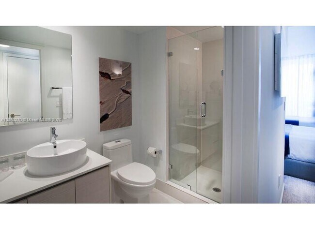 Building Photo - 2602 E Hallandale Beach Blvd