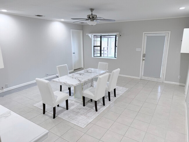 Photo - 7418 Oscar Dr Apartment