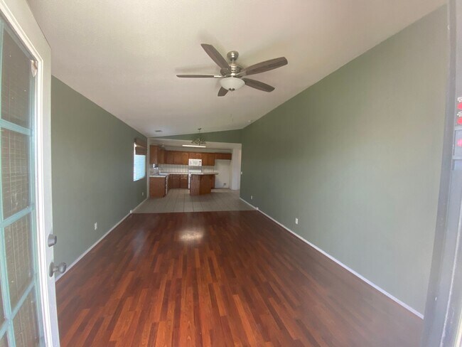 Foto del edificio - 1201 Hoover Way