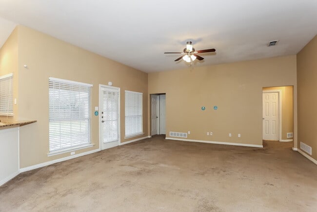 Building Photo - 700 Havencrest Dr