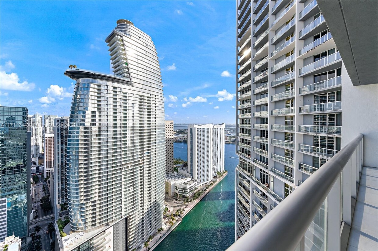 Primary Photo - 475 Brickell Ave