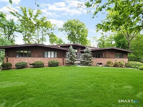 Building Photo - 950 Rock Rimmon Rd