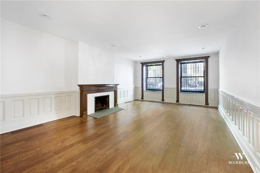 Primary Photo - 7 E 74th St