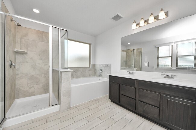 Foto del edificio - 14611 Lofty Cedar Dr