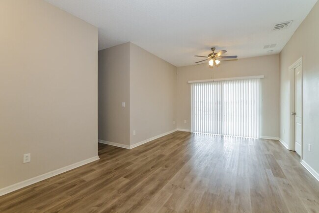 Foto del edificio - 4876 Waterside Pointe Cir