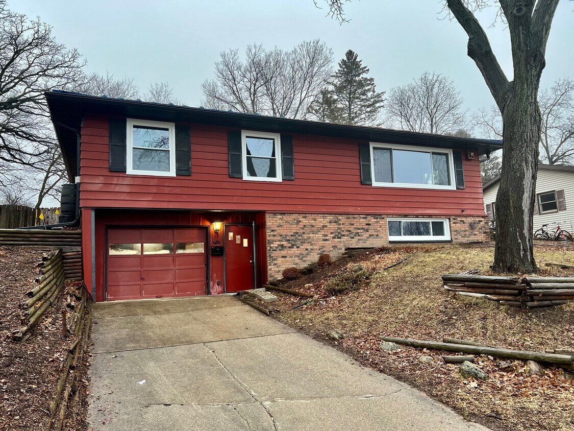 638 S Segoe Rd, Madison, WI 53711 House Rental in Madison, WI