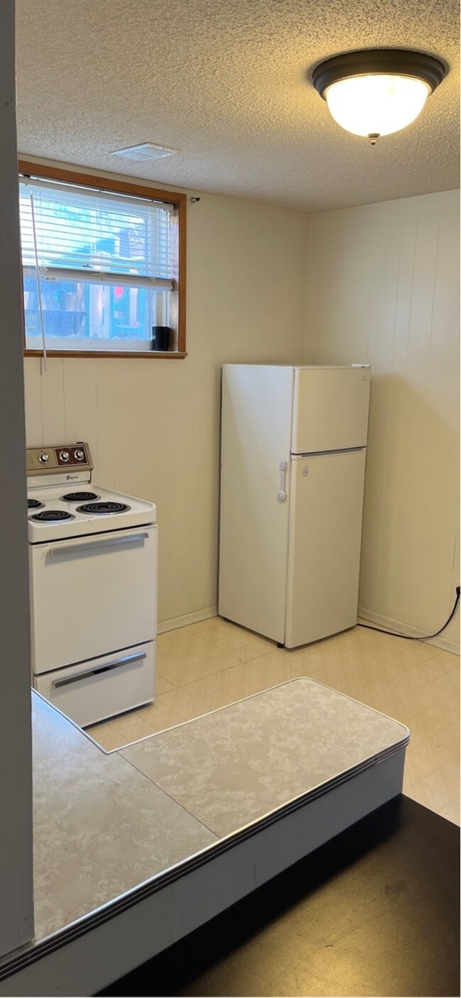 Photo du bâtiment - 732-731 1 St E