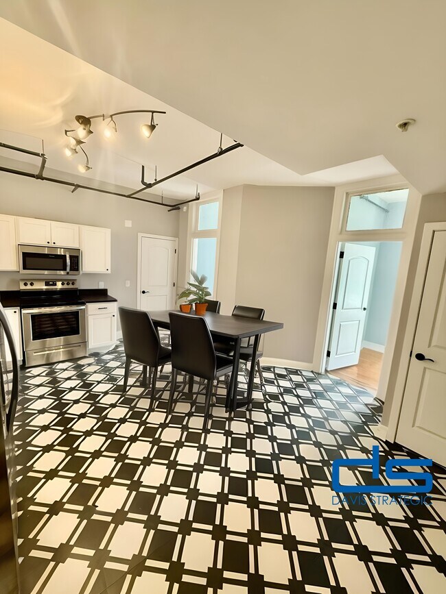 Foto del edificio - 117 W Main St