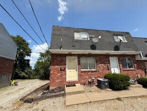 Building Photo - 335 Dersam St