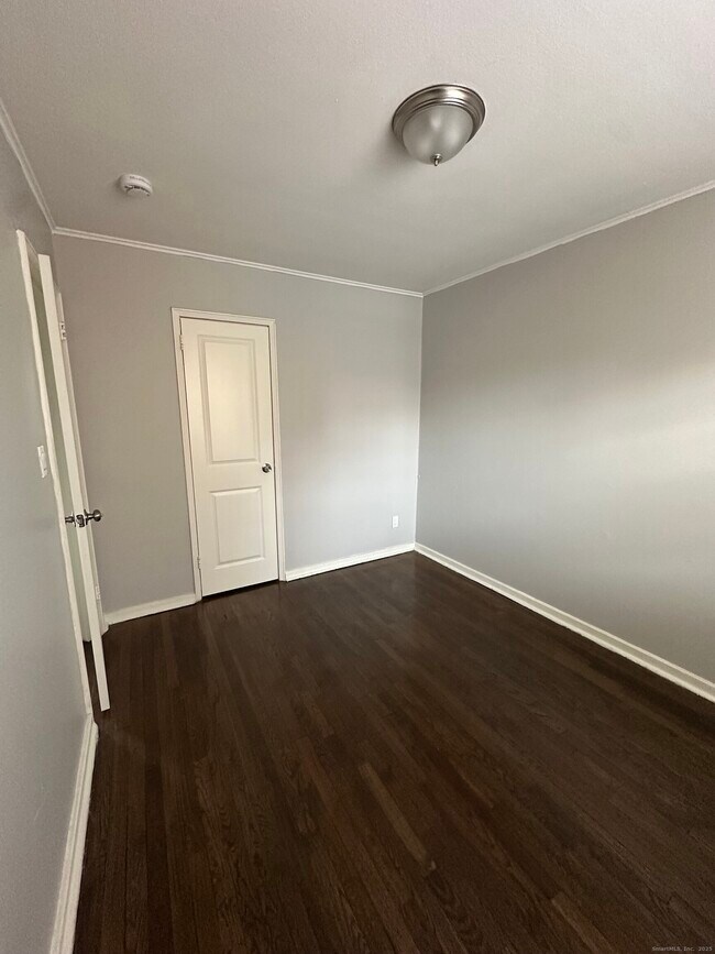 Foto del edificio - 14 Hillcrest Ave