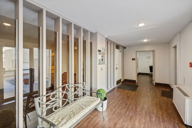Building Photo - 777 Saturn Dr