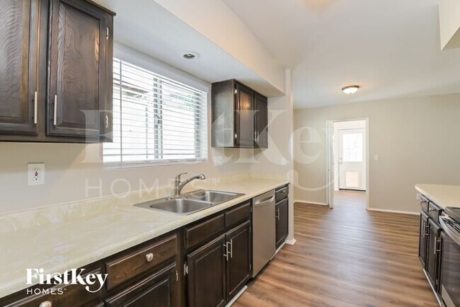 Foto del edificio - 9202 E 27th St