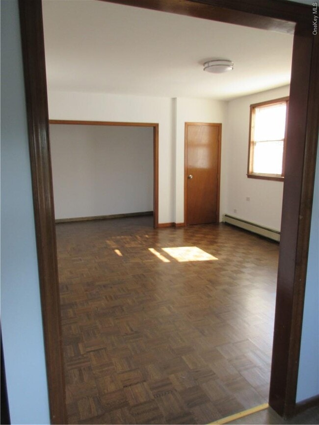 Building Photo - 725 Midland Ave