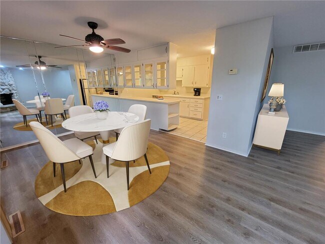 Foto del edificio - 14321 Fairway Dr