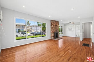 Building Photo - 5307 Vantage Ave