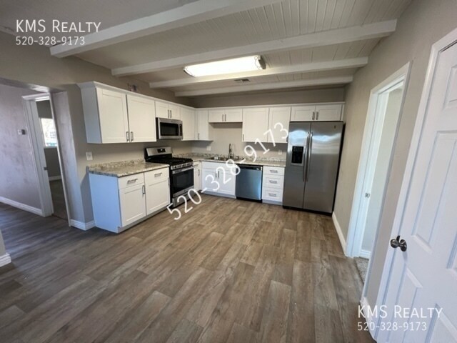 Building Photo - 4213 S Lundy-