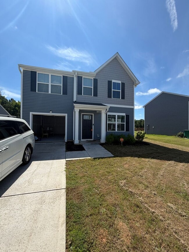 Building Photo - 3 bedroom home with 1 car garage available now!