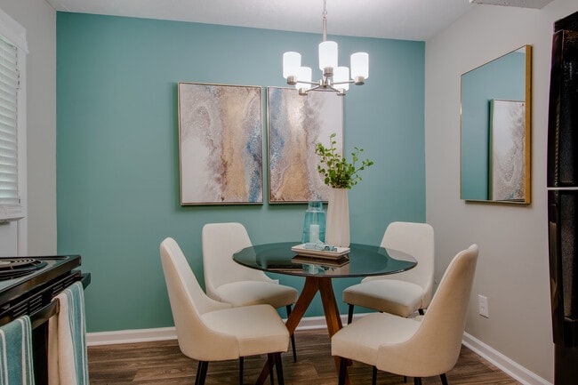 Building Photo - z-120125-The Stratton