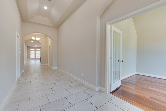 Building Photo - 18106 Nisbet Crossing