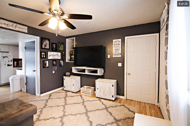 Foto del edificio - 2373 Mahogany Cir