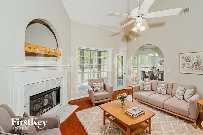 Foto del edificio - 417 Waterford Dr