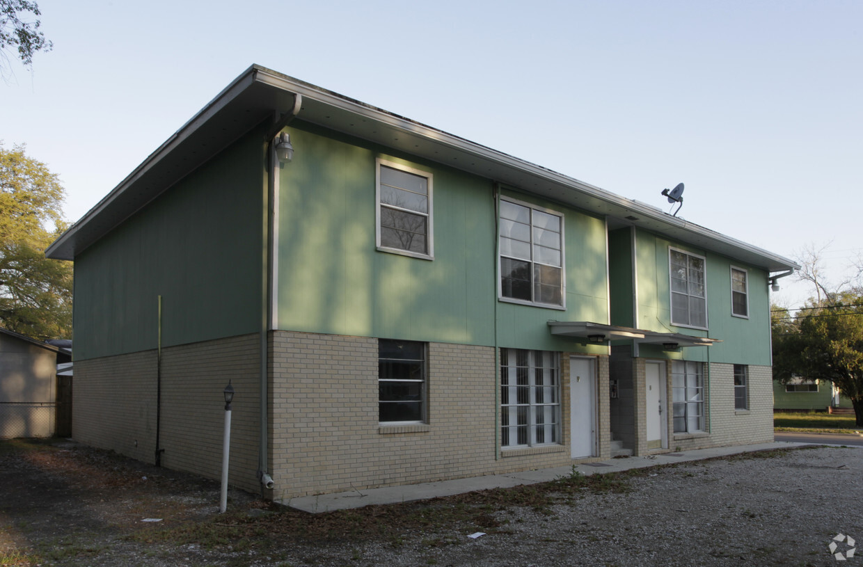 Building Photo - College Street Apartments