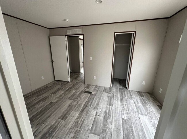 Foto del edificio - 3150 Plateau Dr
