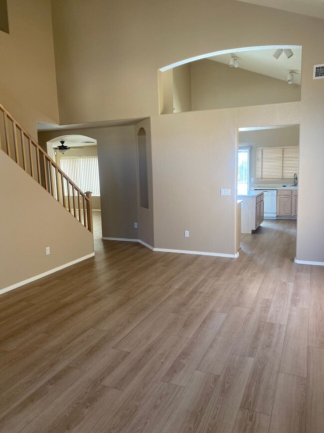 Foto del edificio - 3 bed / 3 bath w/Pool on Large Lot in Glen...